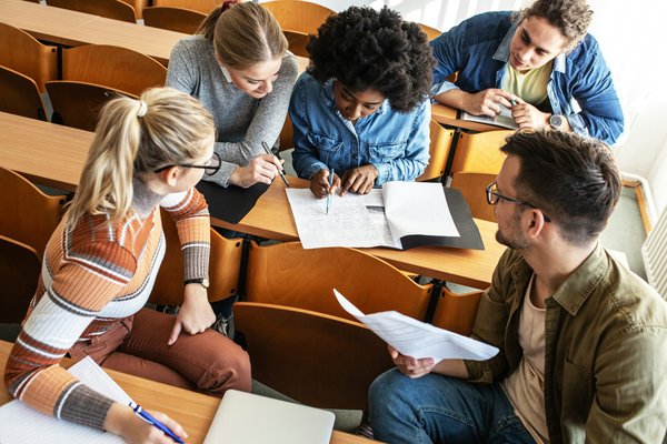 Simplifiez la transcription vidéo en texte en ligne avec transcri